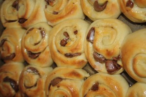 Creme Egg Chlesea buns (11)